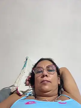 YadiraOrozco online show from February 1, 2026, 11:42 am