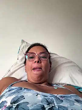 YadiraOrozco online show from February 3, 2026, 5:51 pm