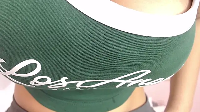 Savannahcruzz online show from December 22, 2025, 12:35 pm