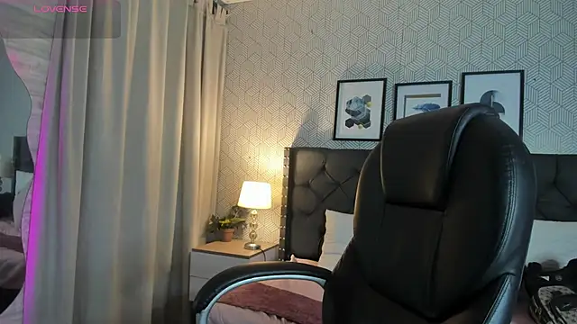 sophie  blare online show from July 2, 2026, 7:20 pm