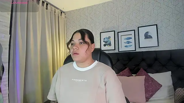 sophie  blare online show from July 7, 2026, 6:56 pm