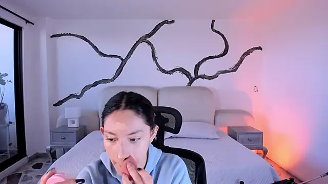 AlliceCopper online show from September 9, 2025, 12:59 pm