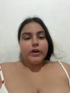 mia-08martinez  online show from May 13, 2026, 8:49 pm