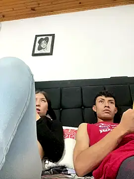 Snapshot of coupledesire18 chatting on October 17, 2025, 12:14 am coupledesire18 online show from October 17, 2025, 12:14 am