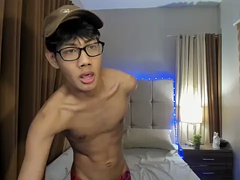 fucking hot2 online show from September 21, 2025, 9:33 am