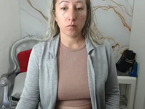 swetchrystal online show from September 29, 2025, 12:54 pm