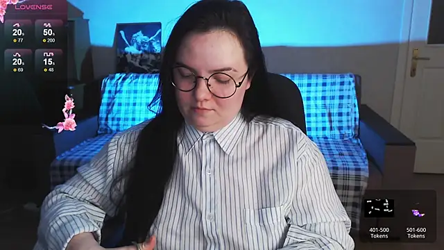 EmillyBones online show from April 4, 2026, 5:21 pm