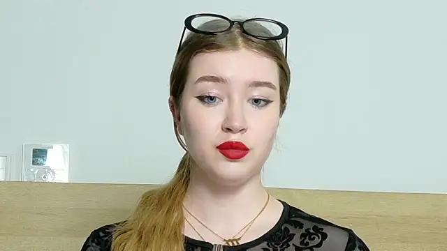 Snapshot of Rebecca_Lace chatting on September 15, 2025, 1:33 pm Rebecca Lace online show from September 15, 2025, 1:33 pm