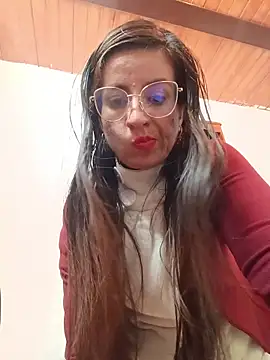 Snapshot of ERIKA__29 chatting on September 24, 2025, 1:58 pm ERIKA  29 online show from September 24, 2025, 1:58 pm