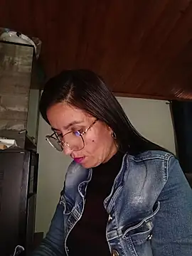 Snapshot of ERIKA__29 chatting on September 29, 2025, 11:59 am ERIKA  29 online show from September 29, 2025, 11:59 am