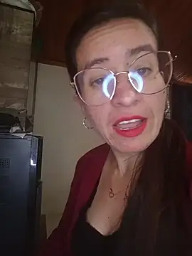 Snapshot of ERIKA__29 chatting on October 6, 2025, 12:02 pm ERIKA  29 online show from October 6, 2025, 12:02 pm