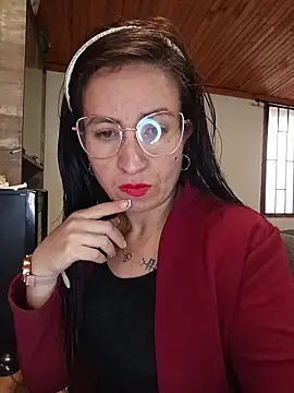 Snapshot of ERIKA__29 chatting on October 14, 2025, 12:06 pm ERIKA  29 online show from October 14, 2025, 12:06 pm