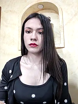 CHARLOTTE  05 online show from September 23, 2025, 3:59 pm