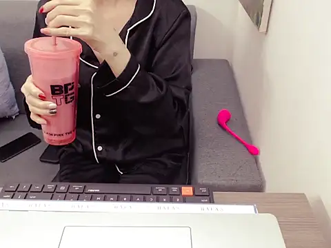 Snapshot of Funnygirl_9x chatting on February 8, 2026, 2:37 am Funnygirl 9x online show from February 8, 2026, 2:37 am