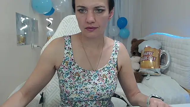 AvaSaturnian online show from September 21, 2025, 12:07 pm