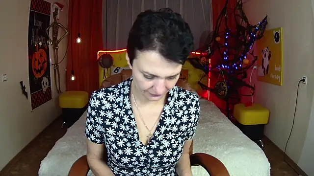 AvaSaturnian online show from October 20, 2025, 12:38 pm