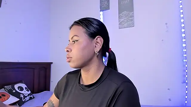 Michluxe 69 online show from November 9, 2025, 1:59 am