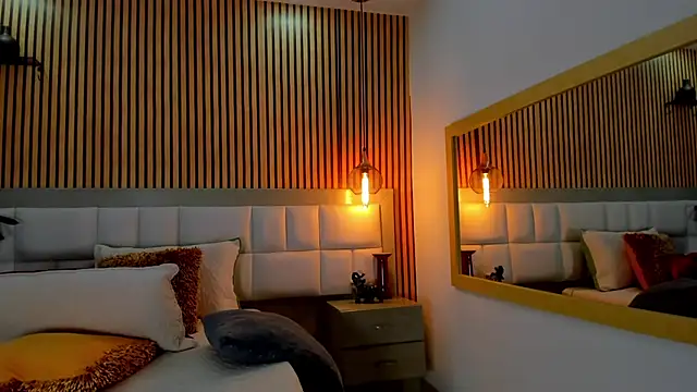 Roseaurora online show from January 5, 2026, 5:27 pm