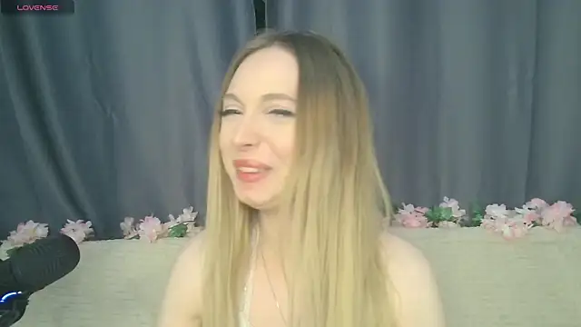 BabbbyFoxxx online show from October 29, 2025, 1:41 am