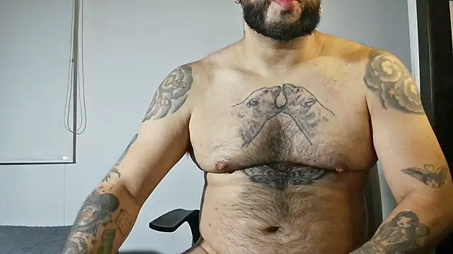 DaddyBear   online show from September 13, 2025, 11:59 pm