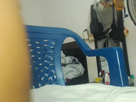 Snapshot of Mia_sweet_18_ chatting on September 18, 2025, 1:02 pm Mia sweet 18  online show from September 18, 2025, 1:02 pm