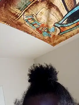 Snapshot of CREAMYASSNAEE chatting on September 24, 2025, 11:41 pm CREAMYASSNAEE online show from September 24, 2025, 11:41 pm