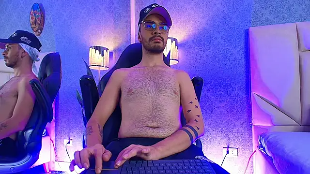 Snapshot of HairyDiamond_ chatting on September 20, 2025, 4:57 am HairyDiamond online show from September 20, 2025, 4:57 am