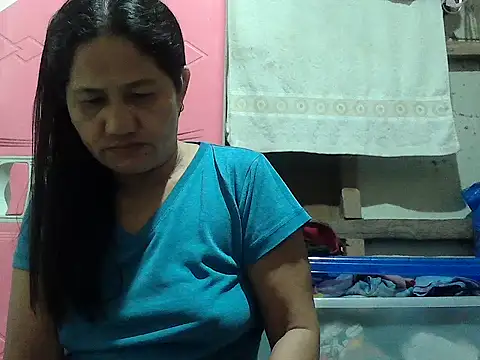 hotmama 063 online show from October 7, 2025, 8:17 pm