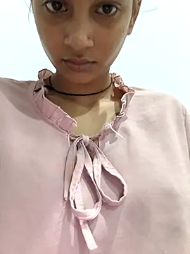 Aidakhan1212 online show from May 1, 2026, 12:37 am