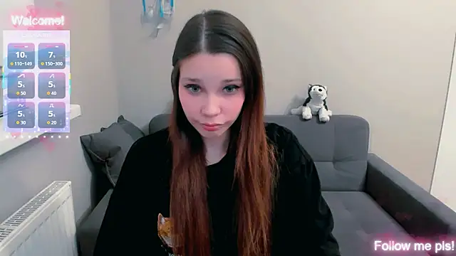 Kitten Alissa online show from June 4, 2026, 8:04 pm