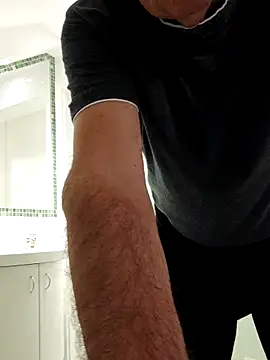 Snapshot of Oldmenhot66 chatting on September 13, 2025, 4:12 am Oldmenhot66 online show from September 13, 2025, 4:12 am