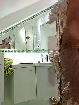 Snapshot of Oldmenhot66 chatting on October 7, 2025, 4:31 am Oldmenhot66 online show from October 7, 2025, 4:31 am