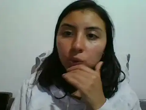 Snapshot of _Romilly_ chatting on September 18, 2025, 5:20 am  Romilly  online show from September 18, 2025, 5:20 am