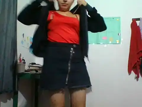 Snapshot of _Romilly_ chatting on October 18, 2025, 3:31 am  Romilly  online show from October 18, 2025, 3:31 am