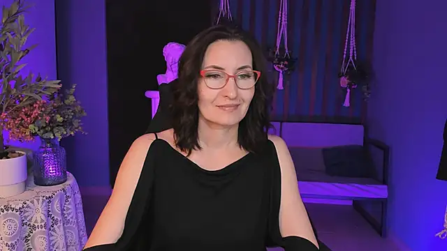 UnaTerra online show from September 14, 2025, 5:28 am