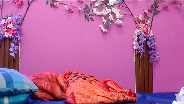 skinnysofia18 online show from November 9, 2025, 12:58 pm