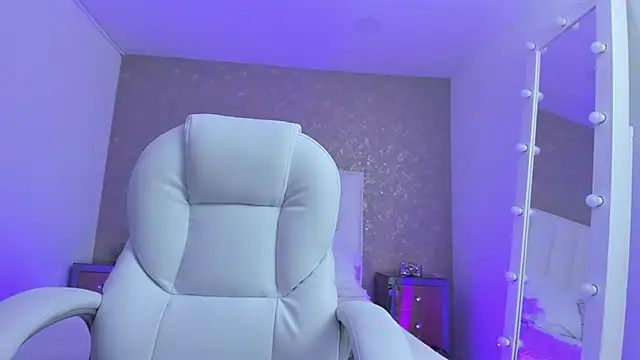 KaylieBrooks online show from December 22, 2025, 7:00 pm