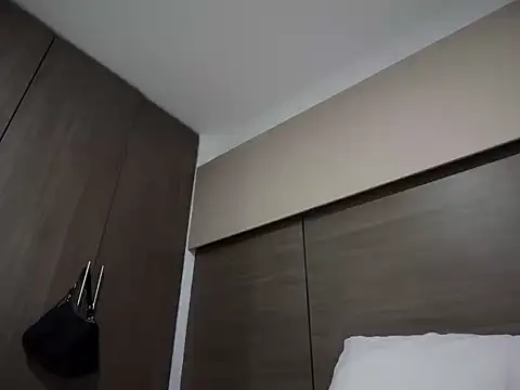 Liiz 01 online show from October 13, 2025, 12:21 am