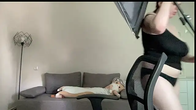 MillyBoo0 online show from June 13, 2026, 11:41 am
