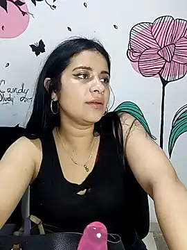 ValerieLove  online show from September 23, 2025, 7:28 pm