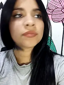 ValerieLove  online show from September 24, 2025, 8:34 pm