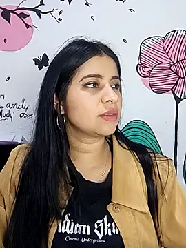 ValerieLove  online show from October 6, 2025, 7:22 pm