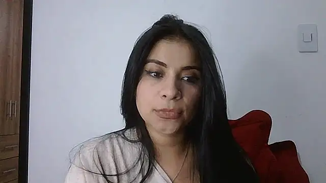 ValerieLove  online show from November 25, 2025, 5:40 am