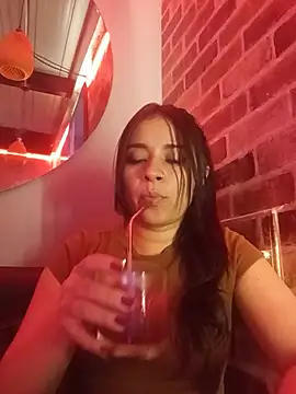 ValerieLove  online show from May 21, 2026, 11:45 pm