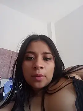 ValerieLove  online show from May 26, 2026, 2:35 pm