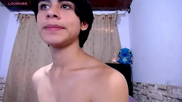 DaraKat18 online show from February 4, 2026, 10:04 pm