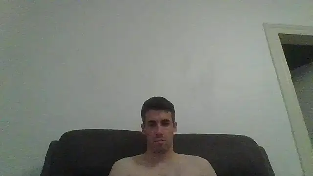 JulioIsHere4you online show from September 21, 2025, 3:57 pm