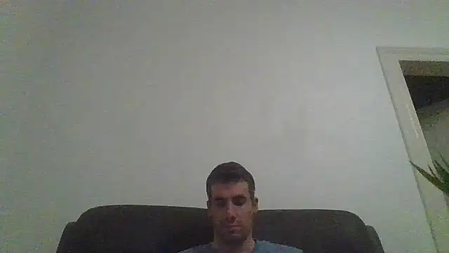 JulioIsHere4you online show from November 14, 2025, 11:24 pm