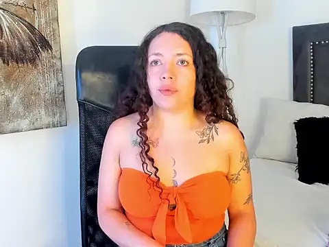 Snapshot of RubyStrong chatting on February 12, 2026, 1:50 pm RubyStrong online show from February 12, 2026, 1:50 pm