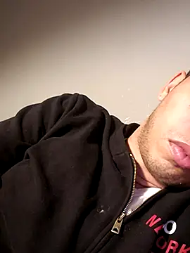 skiner222asd online show from April 22, 2026, 5:10 am